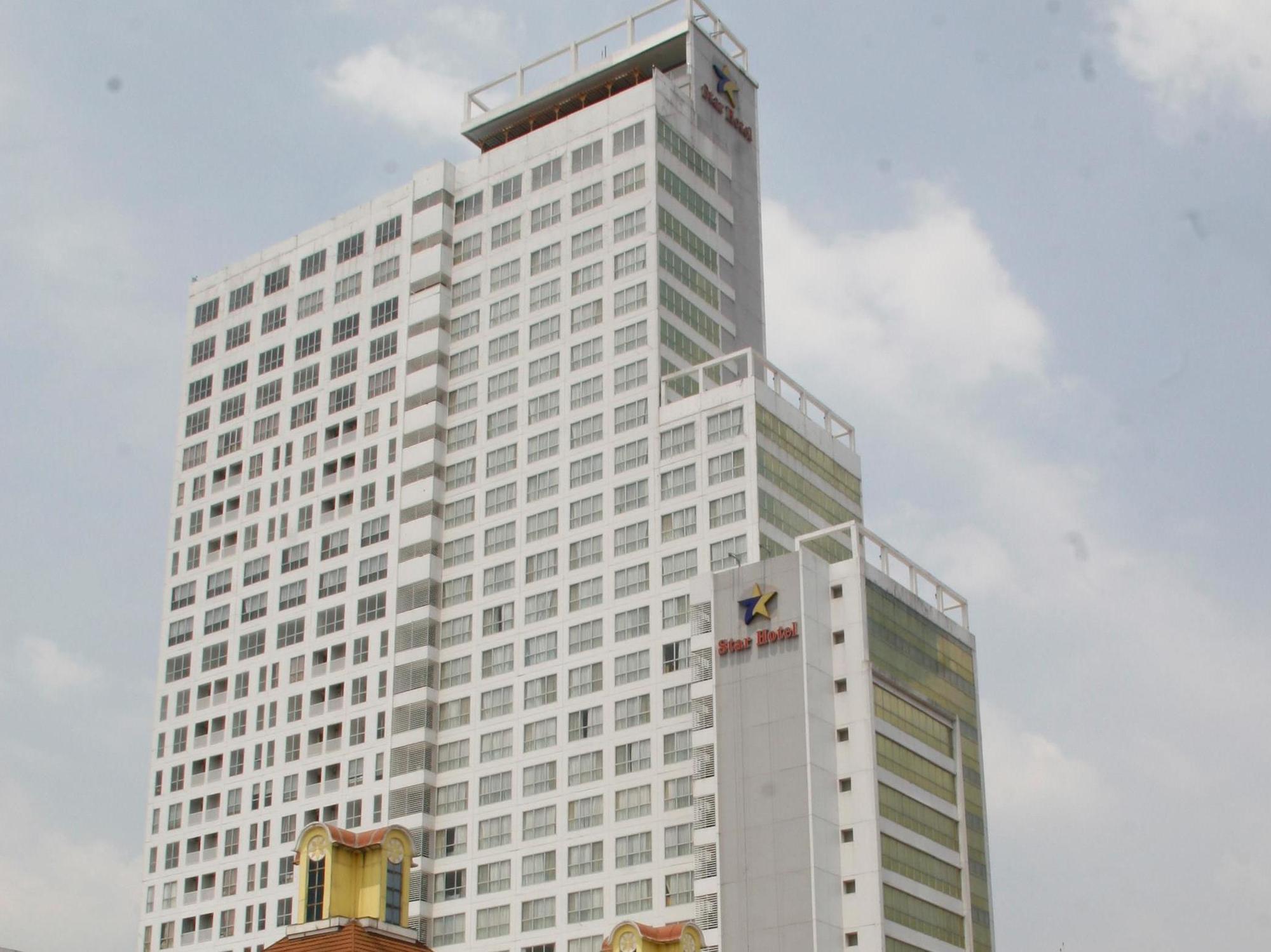Star Hotel Semarang Exterior photo